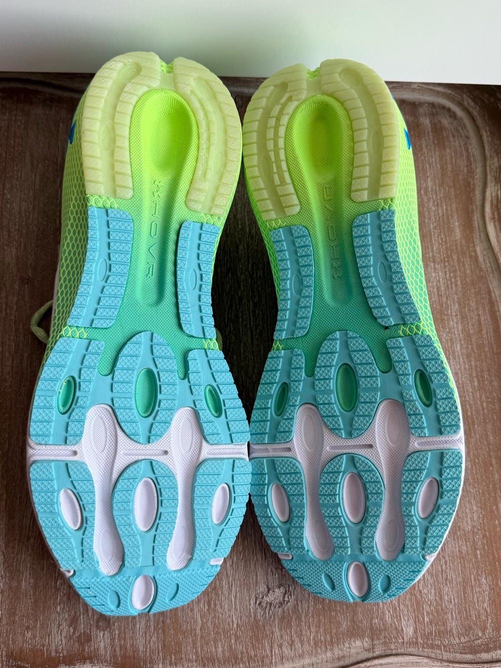 Under Armour Women’s White and Neon Green Mesh Running Sneakers | Size 12 - Picture 9 of 12